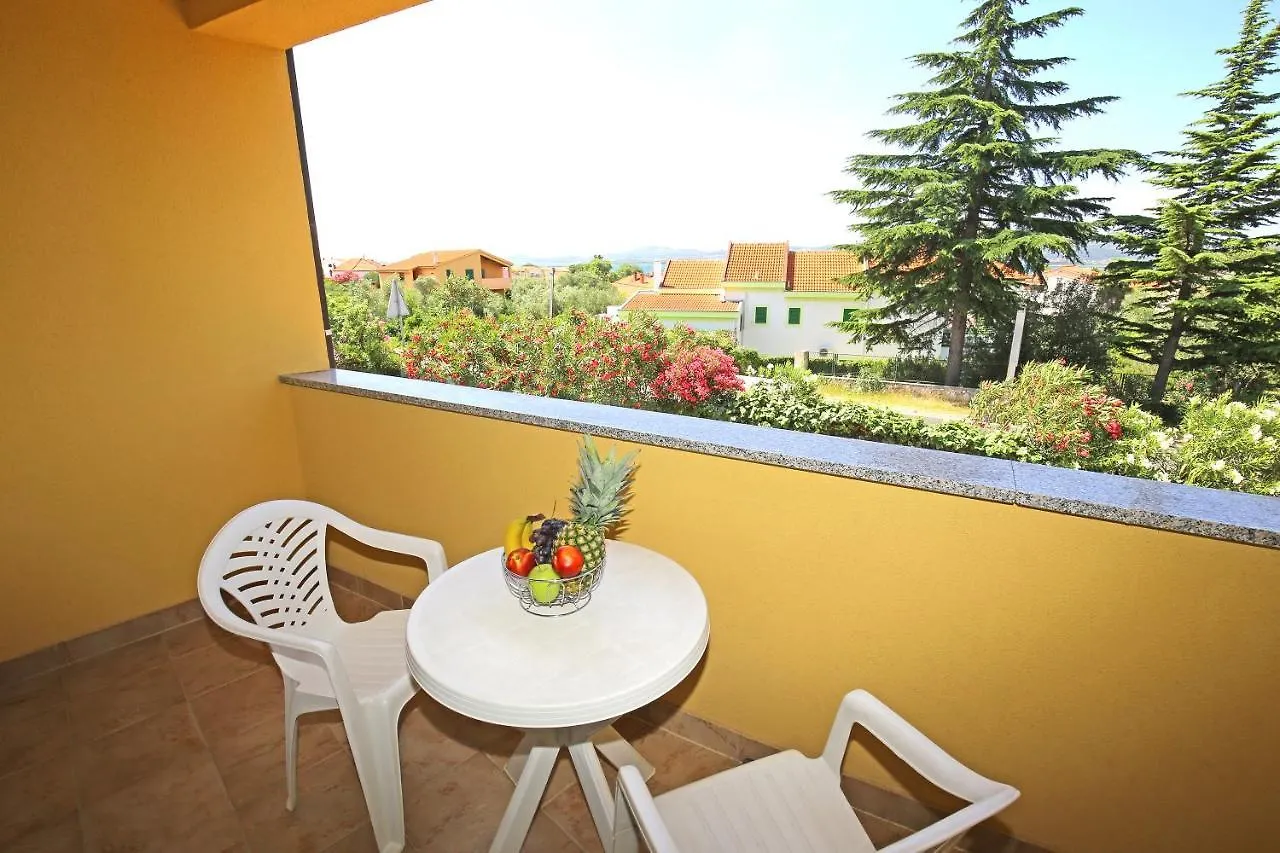 Apartments Solaris - With Private Parking Sveti Filip i Jakov 0*,  Kroatië