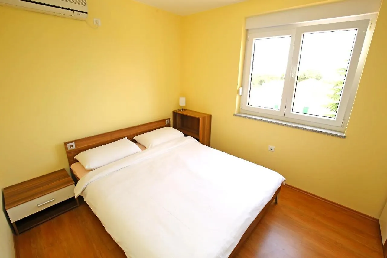 Apartments Solaris - With Private Parking Sveti Filip i Jakov