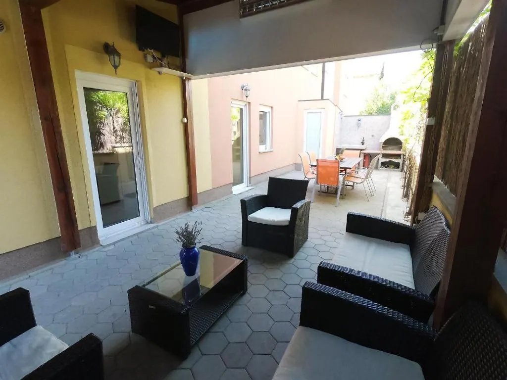 Apartments Solaris - With Private Parking Sveti Filip i Jakov