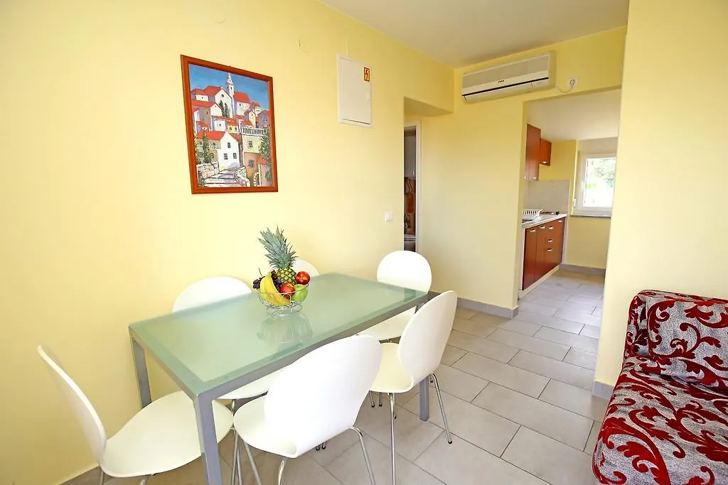 Apartments Solaris - With Private Parking Sveti Filip i Jakov