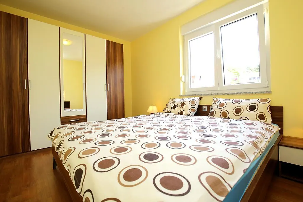 Apartments Solaris - With Private Parking Sveti Filip i Jakov