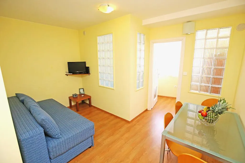 Apartments Solaris - With Private Parking Sveti Filip i Jakov